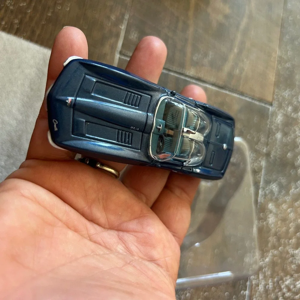 Hallmark 2007 1961 Chevrolet Corvette Mako Shark I Die-Cast Ornament GM Design